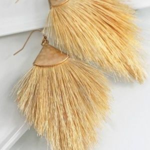 Fine Thread tassel hook earrings